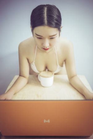 色婷婷综合久久久久中文字幕小说_1080免费电视剧